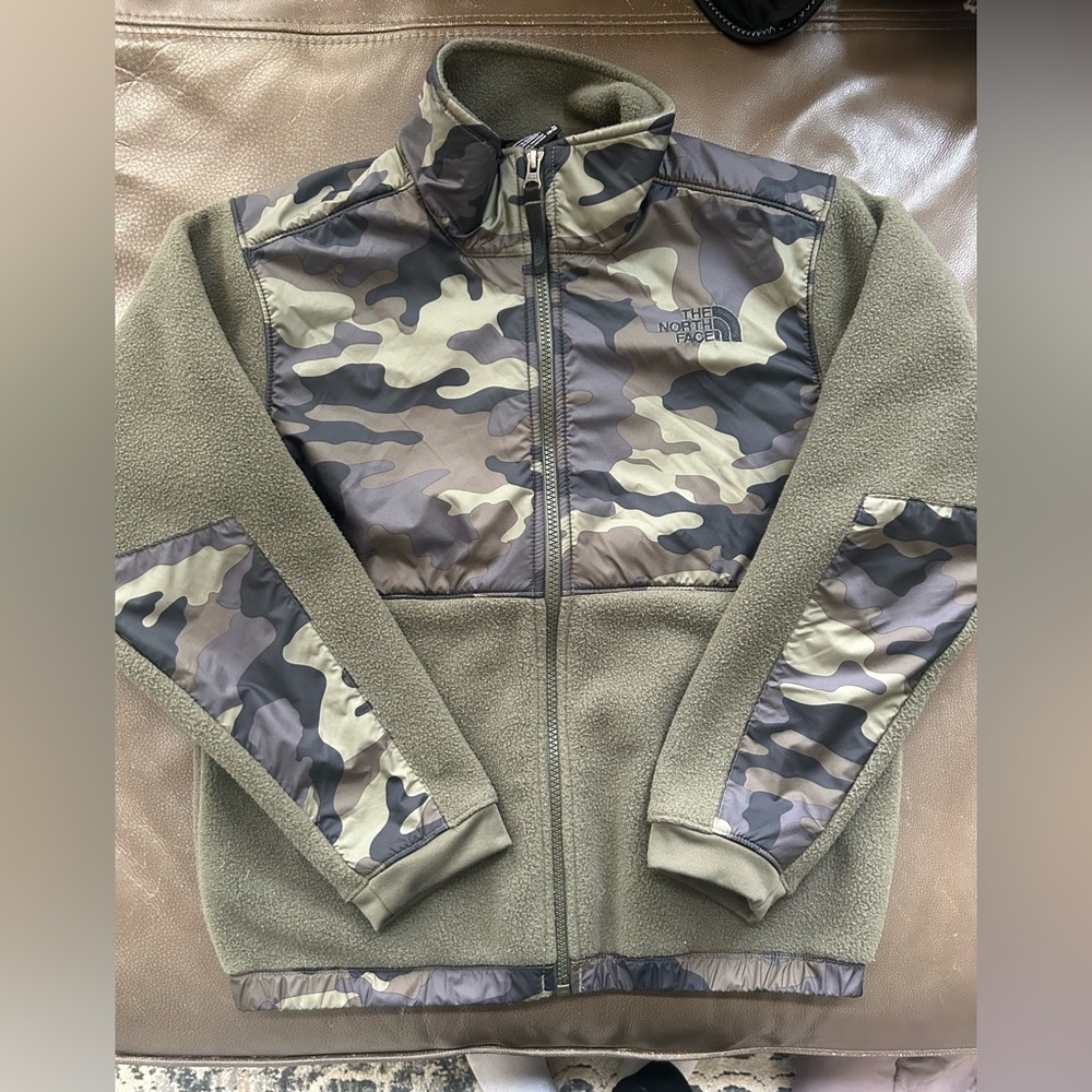 The North Face Kids Camo Puffer Jacket - Olive and Gray